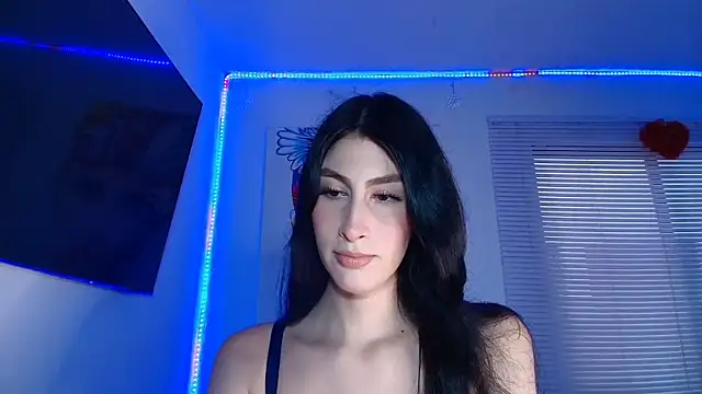 Snapshot of valeria_gonzales_ chatting on 11/04/25, 08:19 valeria gonzales online show from 11/04/25, 08:19