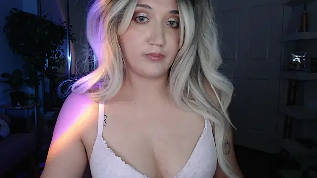 Snapshot of GoddessEmmy chatting on 03/26/26, 04:51 GoddessEmmy online show from 03/26/26, 04:51