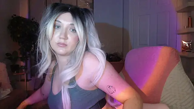 Snapshot of GoddessEmmy chatting on 04/02/26, 05:49 GoddessEmmy online show from 04/02/26, 05:49