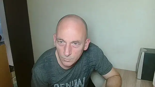 Snapshot of Johan___Barker chatting on 12/14/25, 01:49 Johan Barker online show from 12/14/25, 01:49