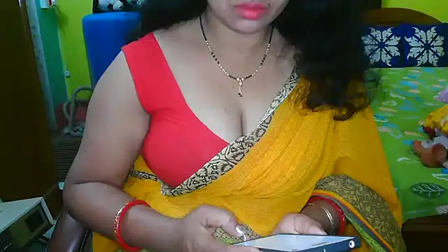 Snapshot of Anushka_21 chatting on 03/08/25, 02:01 Anushka 21 online show from 03/08/25, 02:01