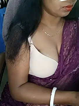 Snapshot of Anushka_21 chatting on 09/19/25, 06:41 Anushka 21 online show from 09/19/25, 06:41