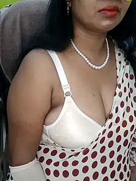 Snapshot of Anushka_21 chatting on 10/12/25, 07:24 Anushka 21 online show from 10/12/25, 07:24