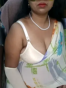 Snapshot of Anushka_21 chatting on 10/13/25, 07:25 Anushka 21 online show from 10/13/25, 07:25