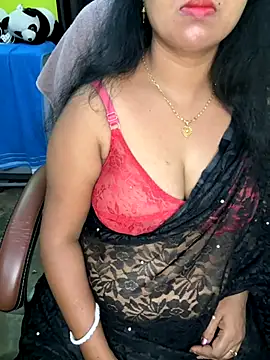 Snapshot of Anushka_21 chatting on 10/30/25, 06:15 Anushka 21 online show from 10/30/25, 06:15