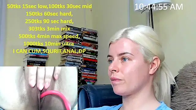 Snapshot of queenofthenighttt chatting on 03/22/26, 09:45 queenofthenighttt online show from 03/22/26, 09:45