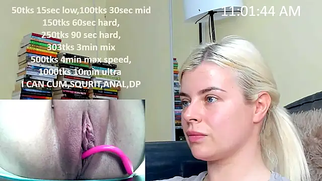 Snapshot of queenofthenighttt chatting on 04/10/26, 09:03 queenofthenighttt online show from 04/10/26, 09:03