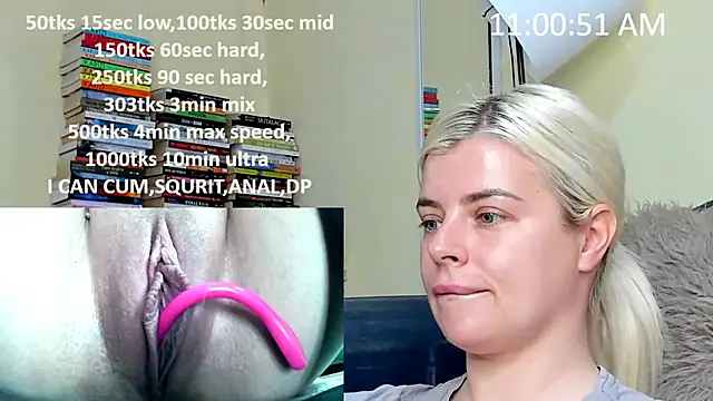 Snapshot of queenofthenighttt chatting on 04/17/26, 09:01 queenofthenighttt online show from 04/17/26, 09:01