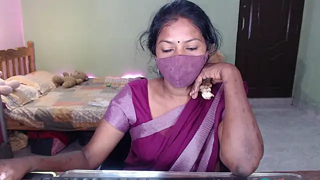Snapshot of Novapol chatting on 04/19/26, 01:43 Novapol online show from 04/19/26, 01:43