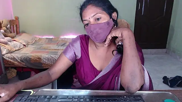 Snapshot of Novapol chatting on 04/19/26, 06:10 Novapol online show from 04/19/26, 06:10