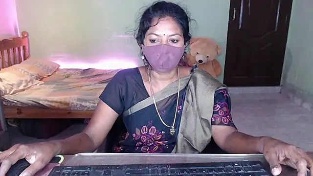 Snapshot of Novapol chatting on 04/23/26, 01:13 Novapol online show from 04/23/26, 01:13