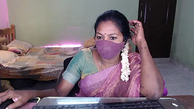 Snapshot of Novapol chatting on 04/29/26, 01:26 Novapol online show from 04/29/26, 01:26