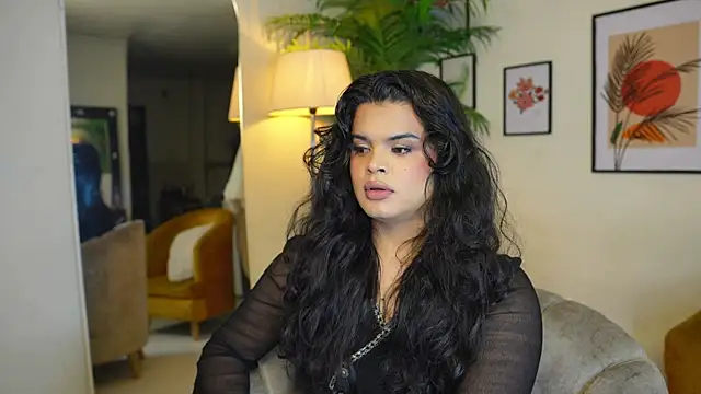 Snapshot of artechloe chatting on 02/20/25, 12:30 artechloe online show from 02/20/25, 12:30