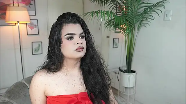 Snapshot of artechloe chatting on 10/21/25, 11:16 artechloe online show from 10/21/25, 11:16