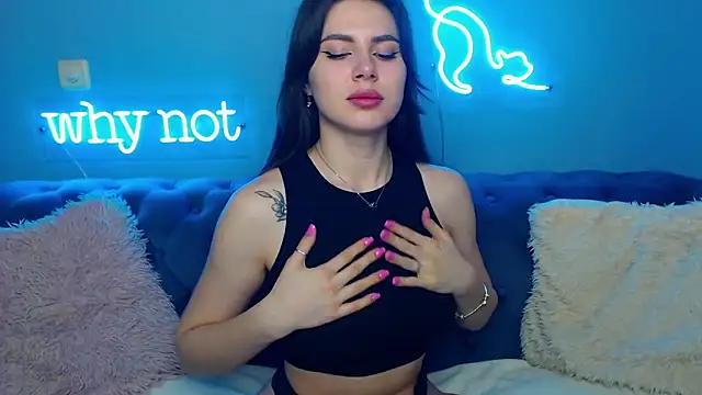 ViollinaLove online show from 03/21/25, 05:43