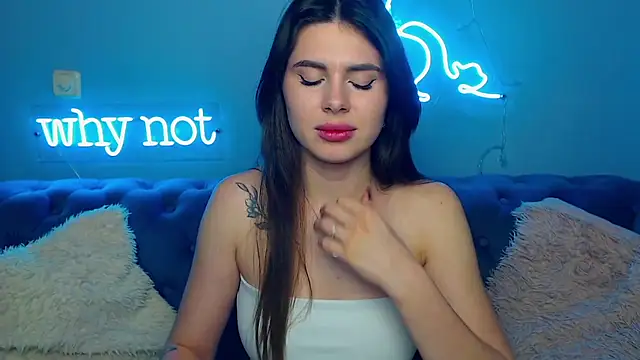 Snapshot of ViollinaLove chatting on 02/07/26, 06:00 ViollinaLove online show from 02/07/26, 06:00