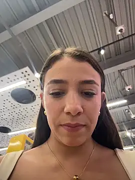 Snapshot of Hall_16 chatting on 11/15/25, 09:32 Hall 16 online show from 11/15/25, 09:32