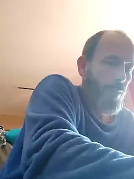 Snapshot of 207RCCam chatting on 12/27/24, 12:01 207RCCam online show from 12/27/24, 12:01