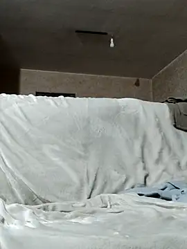 Snapshot of 207RCCam chatting on 02/25/25, 05:52 207RCCam online show from 02/25/25, 05:52