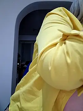 Snapshot of Ruxy42ETT chatting on 12/02/24, 06:30 Ruxy42ETT online show from 12/02/24, 06:30