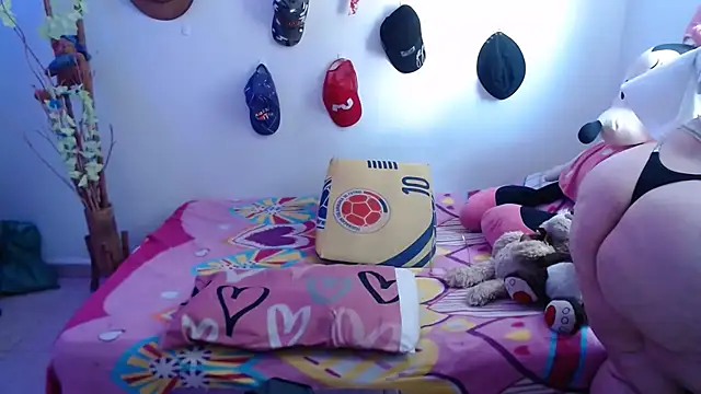 Snapshot of Britney-22 chatting on 03/21/26, 12:54 Britney-22 online show from 03/21/26, 12:54