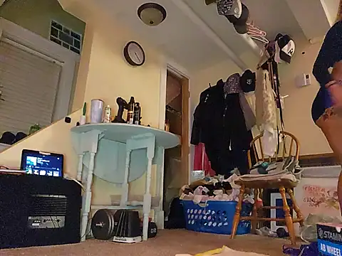 Snapshot of MaddisonX chatting on 11/03/25, 09:21 MaddisonX online show from 11/03/25, 09:21