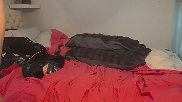 Snapshot of MaddisonX chatting on 02/09/26, 04:44 MaddisonX online show from 02/09/26, 04:44