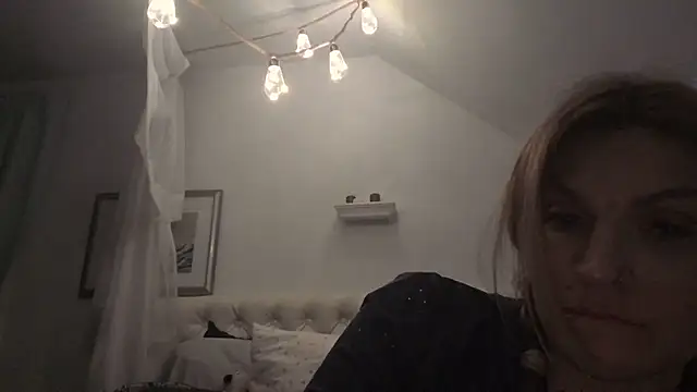 Snapshot of MaddisonX chatting on 03/01/26, 05:20 MaddisonX online show from 03/01/26, 05:20