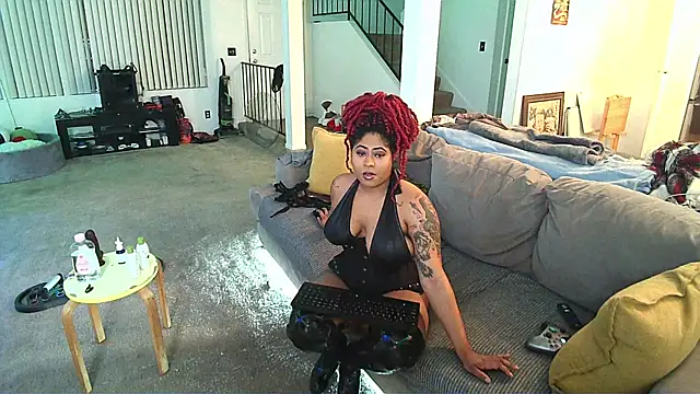 Snapshot of MeleiMarvelous chatting on 12/15/24, 01:57 MeleiMarvelous online show from 12/15/24, 01:57