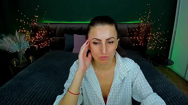 Rebecca Diamond online show from 02/16/25, 12:43