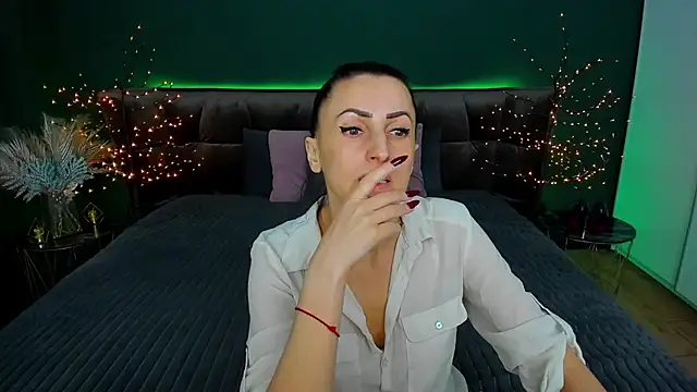 Rebecca Diamond online show from 03/03/25, 06:26