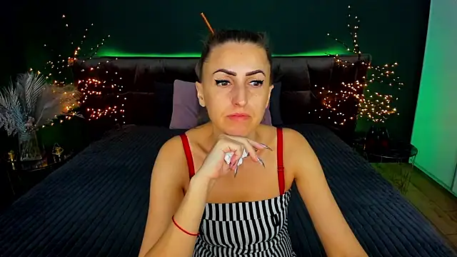 Rebecca Diamond online show from 09/25/25, 05:44