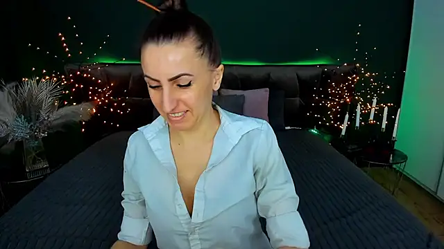 Rebecca Diamond online show from 02/26/26, 06:45