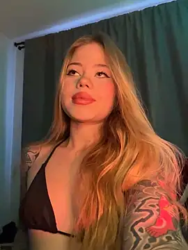 curchez  online show from 12/17/24, 10:22