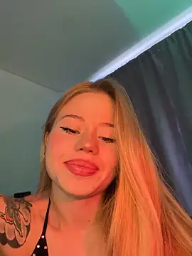 curchez  online show from 12/31/24, 07:29