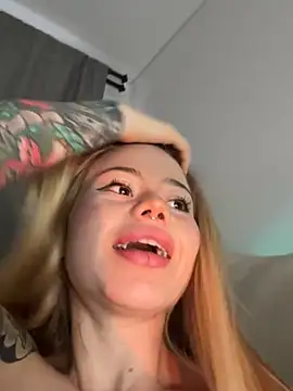 curchez  online show from 01/31/25, 10:52