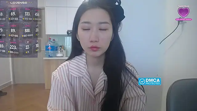 Asiagirll online show from 12/18/25, 01:11