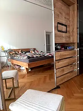 Pia July  online show from 10/27/25, 01:04