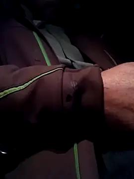 Snapshot of Rolandxxxr chatting on 12/01/24, 04:29 Rolandxxxr online show from 12/01/24, 04:29