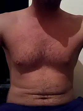 Snapshot of Rolandxxxr chatting on 12/15/24, 03:20 Rolandxxxr online show from 12/15/24, 03:20