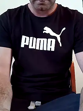 Snapshot of Rolandxxxr chatting on 12/22/24, 11:54 Rolandxxxr online show from 12/22/24, 11:54