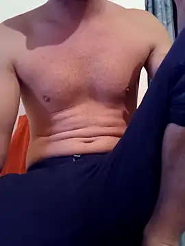 Snapshot of Rolandxxxr chatting on 01/10/25, 12:58 Rolandxxxr online show from 01/10/25, 12:58