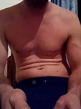 Snapshot of Rolandxxxr chatting on 01/11/25, 04:57 Rolandxxxr online show from 01/11/25, 04:57