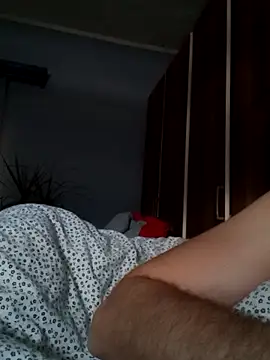 Snapshot of Rolandxxxr chatting on 02/07/25, 11:23 Rolandxxxr online show from 02/07/25, 11:23