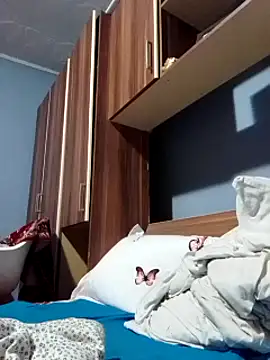 Snapshot of Rolandxxxr chatting on 02/23/25, 06:01 Rolandxxxr online show from 02/23/25, 06:01