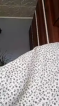 Snapshot of Rolandxxxr chatting on 03/10/25, 01:32 Rolandxxxr online show from 03/10/25, 01:32