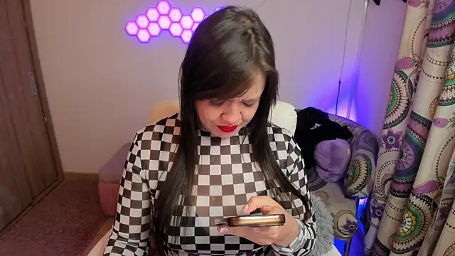 sophia grants online show from 12/05/25, 06:22