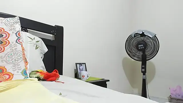 mara2020 69 online show from 02/23/25, 02:57