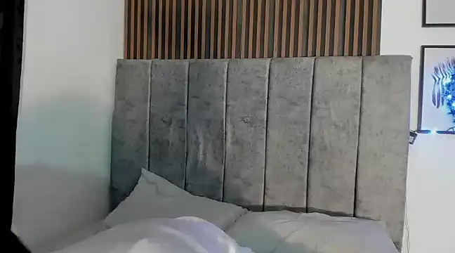 Snapshot of Hanna_Risso chatting on 12/28/24, 05:57 Hanna Risso online show from 12/28/24, 05:57