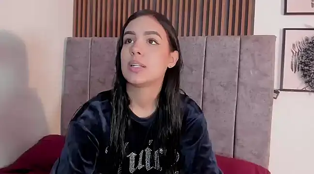 Snapshot of Hanna_Risso chatting on 01/09/25, 06:04 Hanna Risso online show from 01/09/25, 06:04